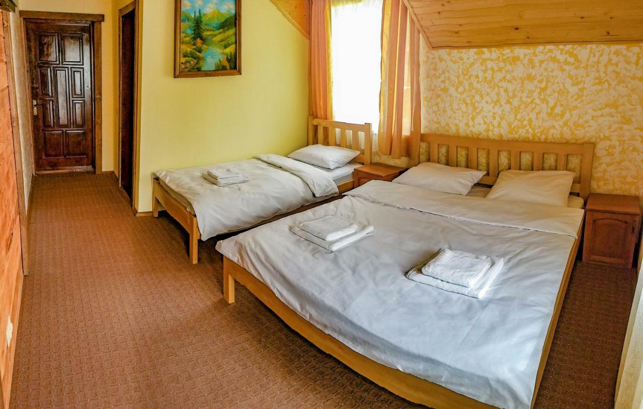 Коло Гір Hotel Kolochava Exterior photo